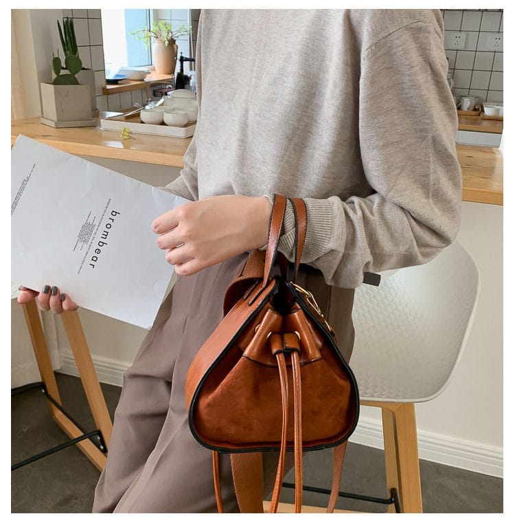 Hong Kong vintage bucket bag - Image 7