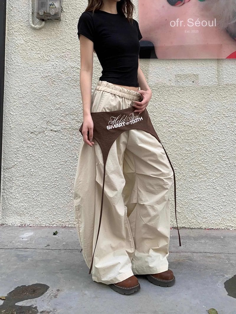 Contrast Color Lace-up Pants - Image 2