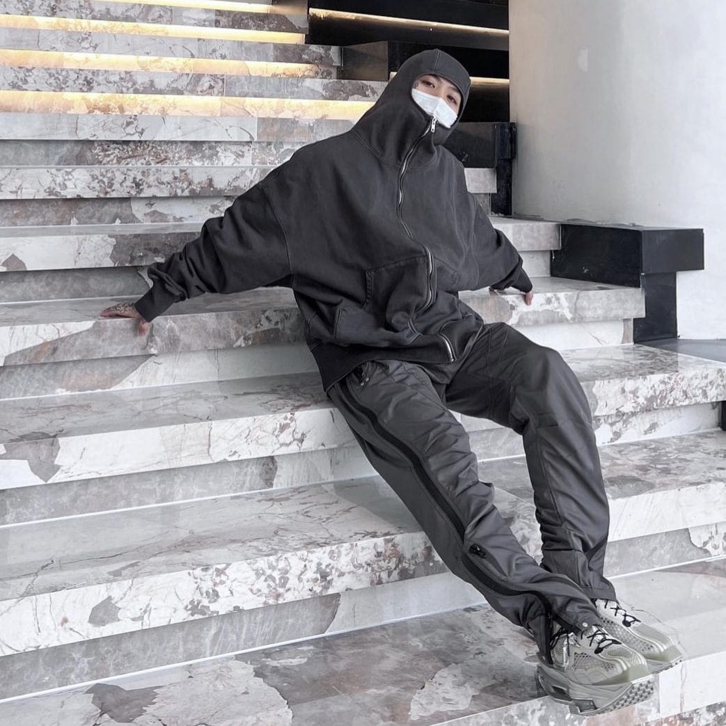 Mask Zipper Sweater - Image 5