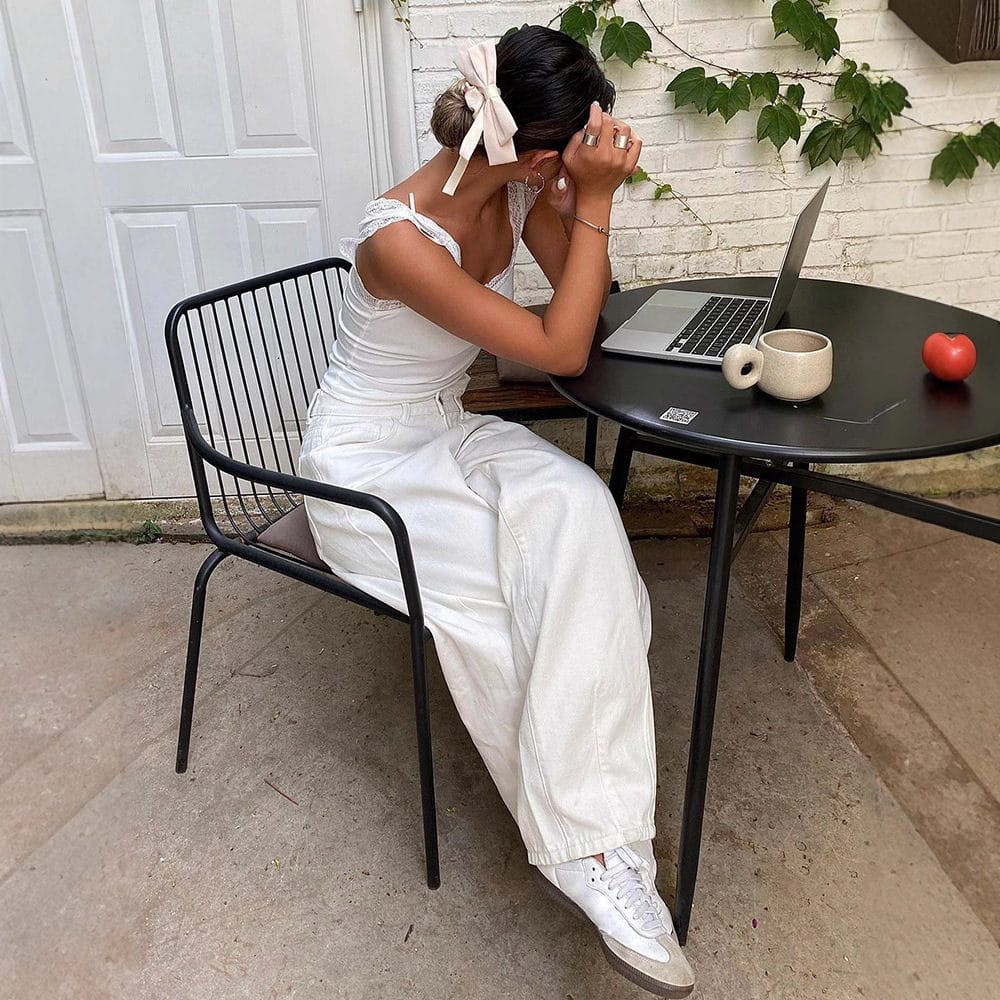 Vintage Wide-Leg Jeans - Image 2