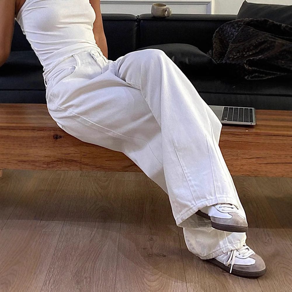 Vintage Wide-Leg Jeans - Image 3